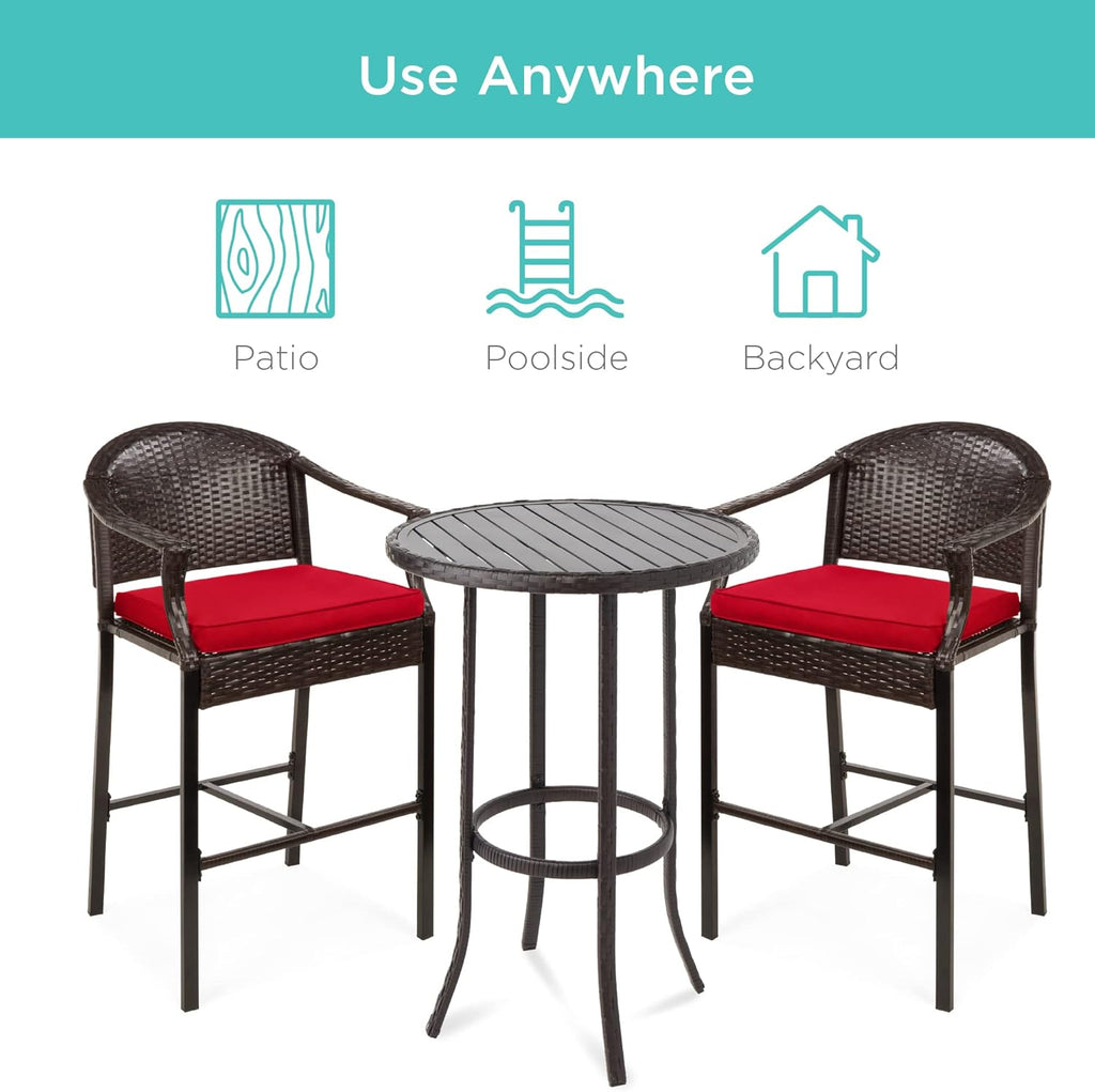 Best Choice Products Juego de mesa de bar de patio de 3 piezas, muebles de mimbre para exteriores, altura de barra de bistró para patio, piscina, balcón con taburetes, cojines, marco de acero, color marrón/rojo