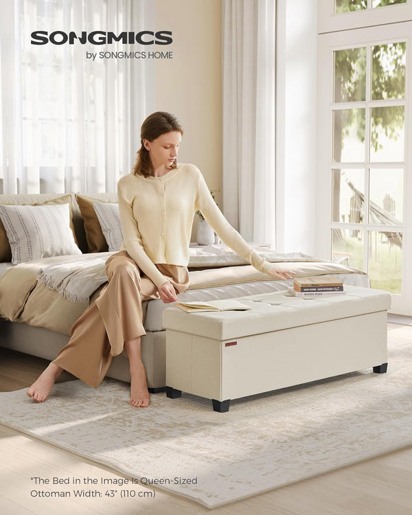 SONGMICS - Banco otomano de almacenamiento, reposapiés plegable con patas, 38.1 x 109.2 x 39.9 cm, baúl, carga hasta 299 kg, para sala de estar, recámara, entrada, blanco crema, ULSF018W01