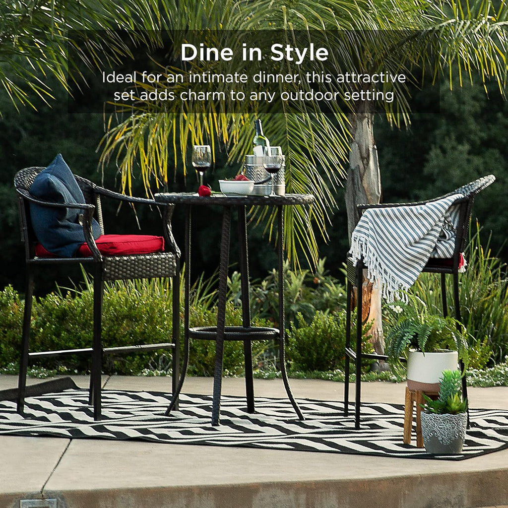 Best Choice Products Juego de mesa de bar de patio de 3 piezas, muebles de mimbre para exteriores, altura de barra de bistró para patio, piscina, balcón con taburetes, cojines, marco de acero, color marrón/rojo